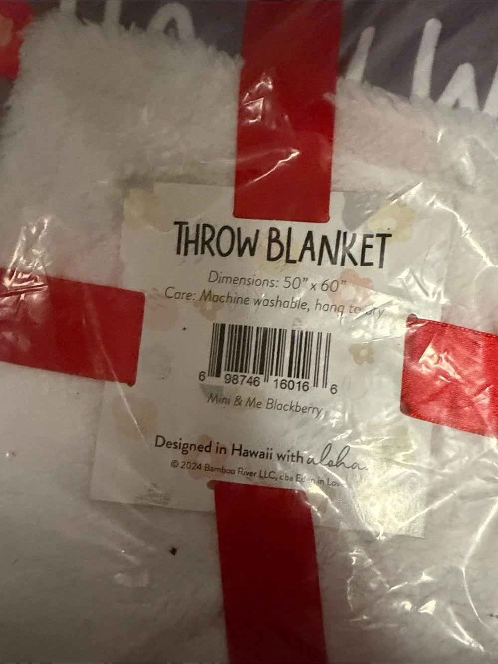 Cozy White Plush Throw Blanket with Decorative Print